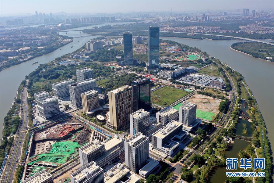 （新華全媒頭條&middot;五中全會精神在基層&middot;圖文互動）（7）奮發(fā)新青年　逐夢新征程&mdash;&mdash;各地青年學(xué)習(xí)貫徹落實五中全會精神觀察