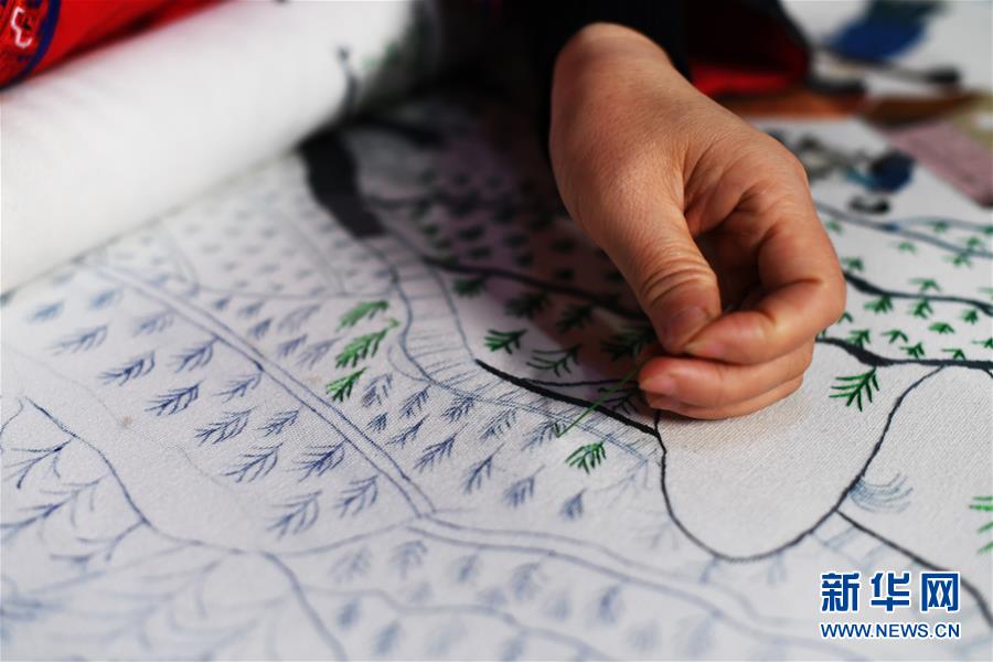 （兩會人物&middot;圖文互動）（2）帶娃、賺錢兩不誤&mdash;&mdash;一位農民工代表眼中的脫貧新工作