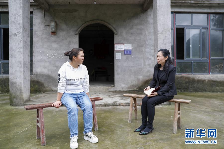 （兩會人物&middot;圖文互動）（4）帶娃、賺錢兩不誤&mdash;&mdash;一位農民工代表眼中的脫貧新工作