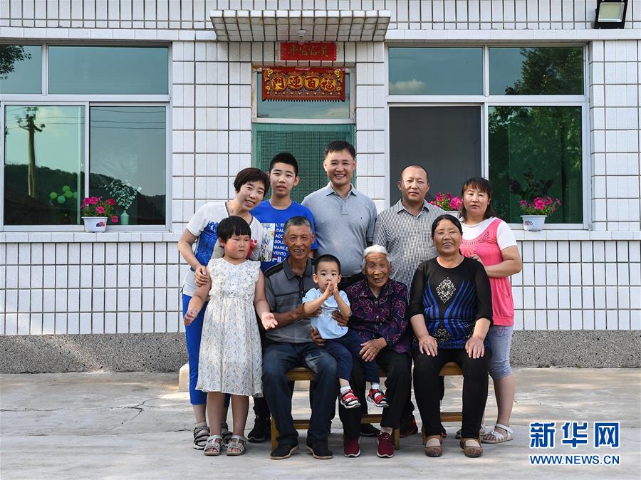 （新華全媒頭條&middot;圖文互動(dòng)）（4）心系北疆　情滿(mǎn)草原&mdash;&mdash;習(xí)近平總書(shū)記考察內(nèi)蒙古回訪(fǎng)記