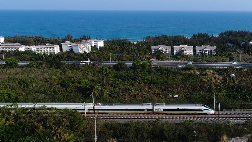 春潮拍岸千帆進(jìn)&mdash;&mdash;海南特區(qū)改革開(kāi)放30年紀(jì)實(shí)