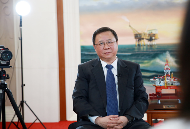 堅持黨的領導、加強黨的建設，是國有企業的光榮傳統。