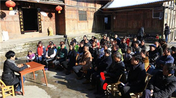 既要做好精準(zhǔn)脫貧，也要全力推動鄉(xiāng)村振興