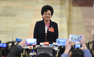 國家衛計委主任接受采訪