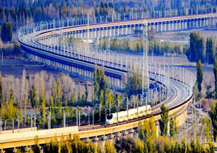 何立峰：&ldquo;一帶一路&rdquo;建設進展快速 成果好于預期