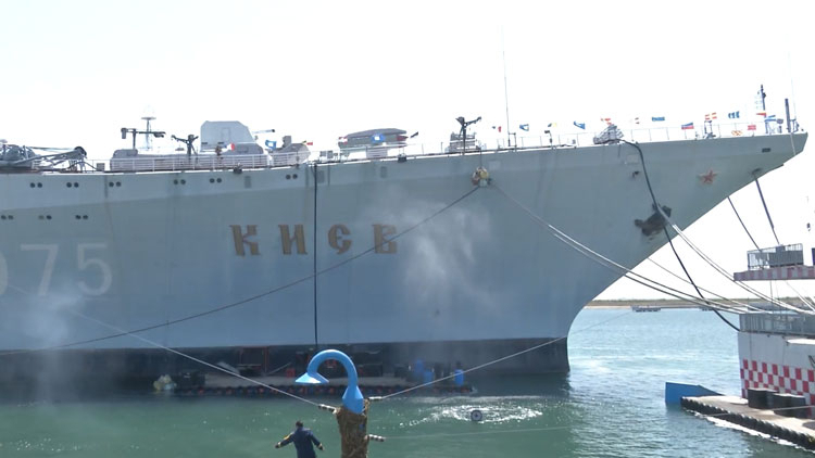 驚險(xiǎn)刺激！打卡國內(nèi)唯一的航母主題公園，讓到場游客大呼過癮