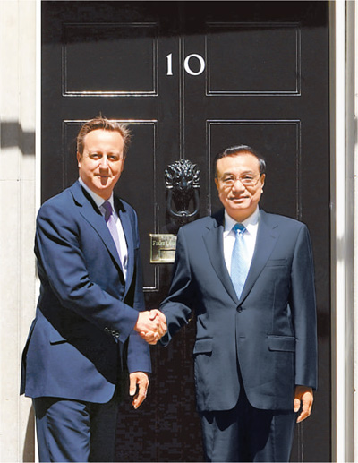 6月17日，國務院總理李克強在倫敦唐寧街10號首相府同英國首相卡梅倫舉行中英總理年度會晤。新華社記者 李 濤攝 