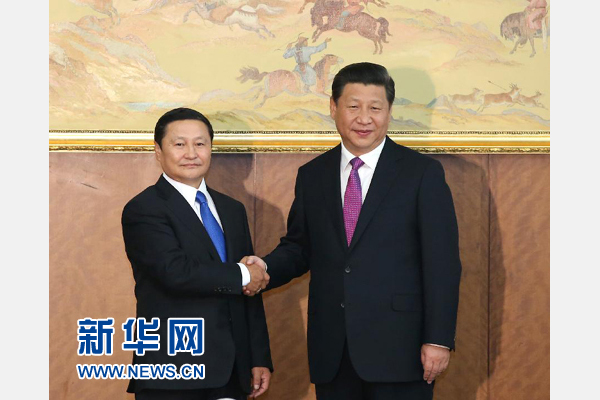 8月22日，國家主席習近平在烏蘭巴托會見蒙古國總理阿勒坦呼亞格。 新華社記者龐興雷攝 