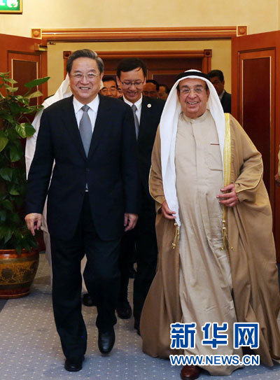 11月6日，正在巴林進行正式友好訪問的全國政協(xié)主席俞正聲在麥納麥會見巴林副首相穆罕默德。 新華社記者劉衛(wèi)兵攝