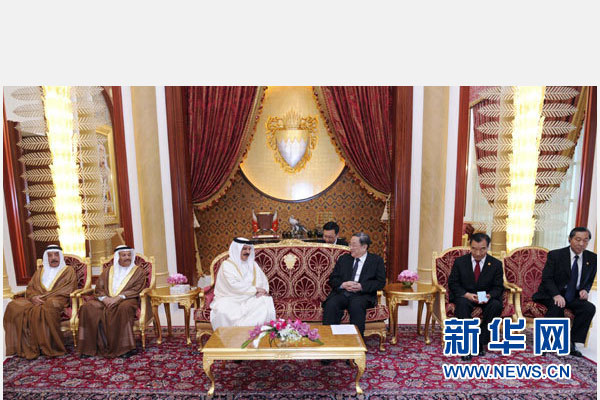 11月6日，正在巴林進行正式友好訪問的全國政協(xié)主席俞正聲在麥納麥會見巴林國王哈馬德。 新華社記者 張鐸 攝
