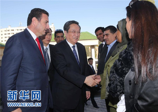 11月9日，正在約旦進(jìn)行正式友好訪問的全國政協(xié)主席俞正聲在安曼會見約旦眾議院代議長薩法迪。 新華社記者 劉衛(wèi)兵 攝 