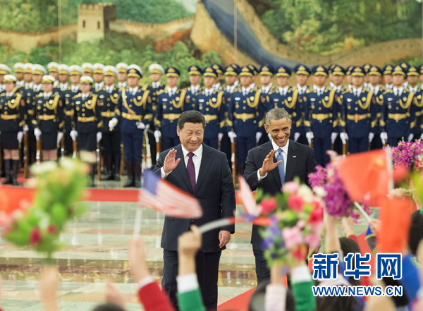 11月12日，國(guó)家主席習(xí)近平在北京人民大會(huì)堂舉行歡迎儀式，歡迎美國(guó)總統(tǒng)奧巴馬對(duì)中國(guó)進(jìn)行國(guó)事訪問。 新華社記者 黃敬文 攝