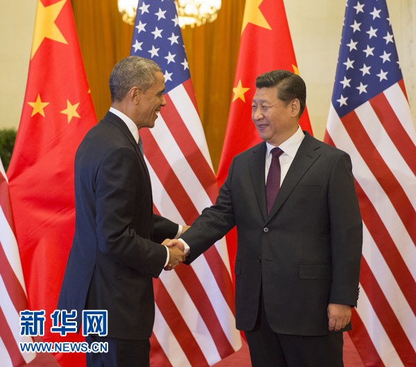 11月12日，國(guó)家主席習(xí)近平在北京人民大會(huì)堂舉行歡迎儀式，歡迎美國(guó)總統(tǒng)奧巴馬對(duì)中國(guó)進(jìn)行國(guó)事訪問。 新華社記者 李學(xué)仁 攝