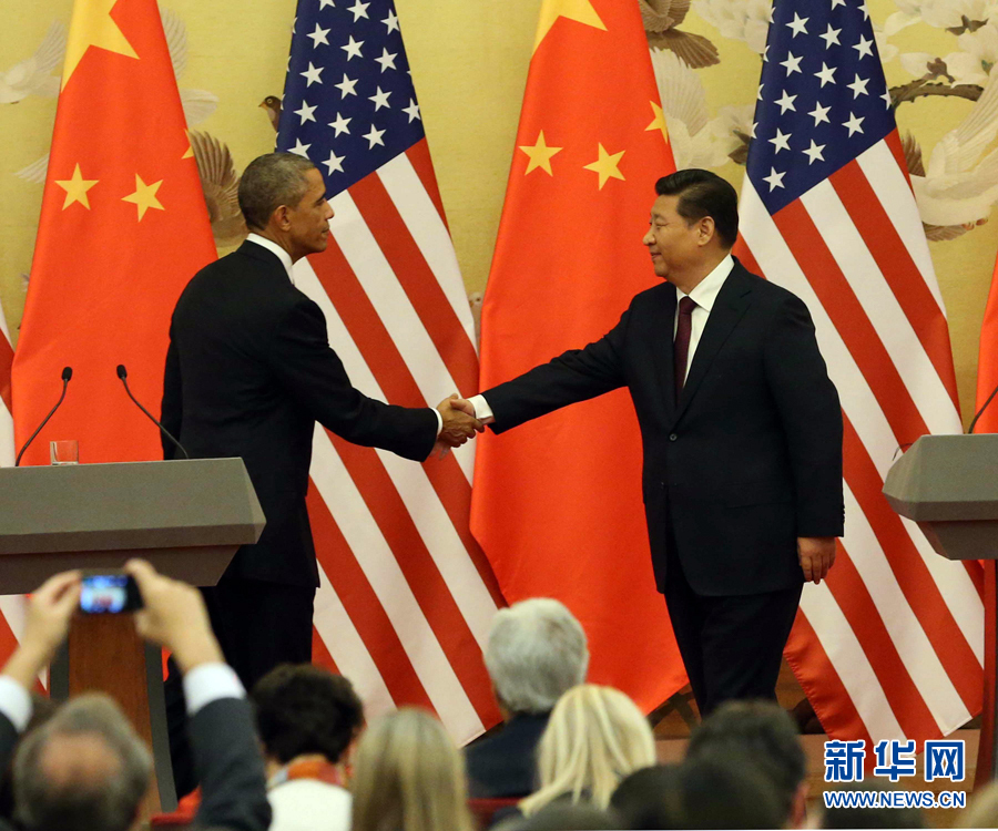 11月12日，國家主席習近平在北京人民大會堂與來訪的美國總統(tǒng)奧巴馬舉行會談后，共同會見記者。 新華社記者 劉衛(wèi)兵 攝