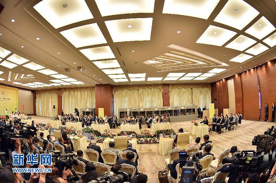 11月13日，中國國務院總理李克強在緬甸內比都出席第17次中國－東盟（10+1）領導人會議。 新華社記者 李濤 攝