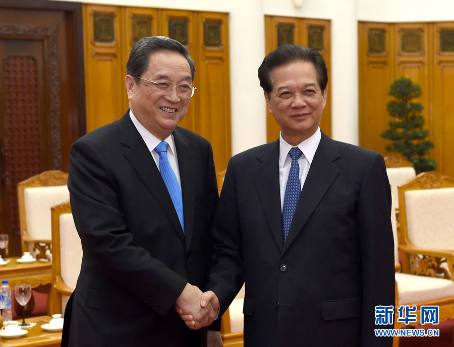 12月25日至27日，中共中央政治局常委、全國政協(xié)主席俞正聲對越南進(jìn)行正式訪問。這是12月26日，俞正聲在河內(nèi)會見越南政府總理阮晉勇。 新華社記者馬占成攝