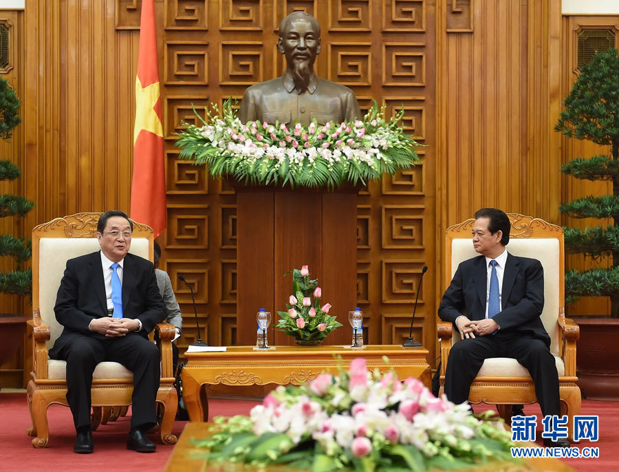 12月25日至27日，中共中央政治局常委、全國政協(xié)主席俞正聲對越南進(jìn)行正式訪問。這是12月26日，俞正聲在河內(nèi)會見越南政府總理阮晉勇。 新華社記者劉建生攝