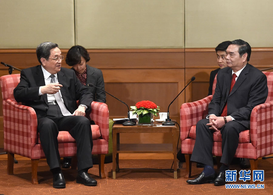 12月25日至27日，中共中央政治局常委、全國政協(xié)主席俞正聲對越南進(jìn)行正式訪問。這是12月25日，俞正聲在河內(nèi)會見越共中央書記處常務(wù)書記黎鴻英。 新華社記者劉建生攝