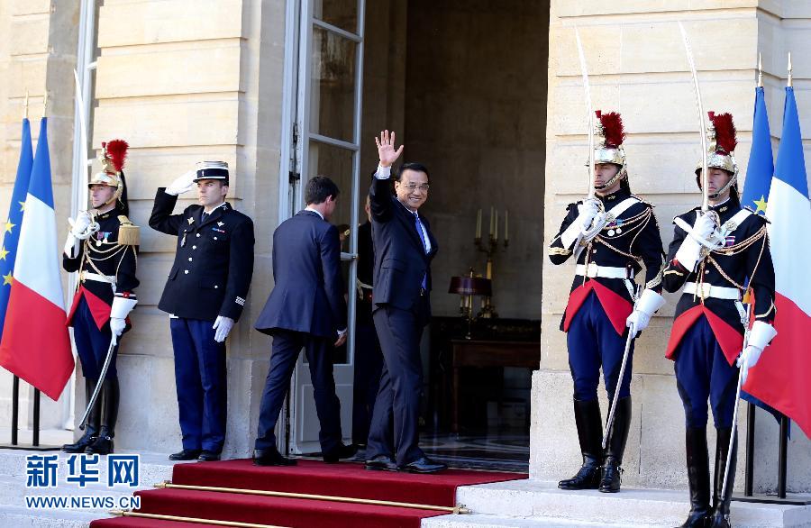 6月30日，中國國務院總理李克強在巴黎總理府同法國總理瓦爾斯舉行會談。 新華社記者 馬占成 攝