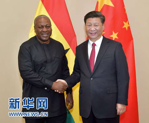 12月3日，國家主席習近平在約翰內斯堡會見加納總統馬哈馬。新華社記者 李濤 攝 

