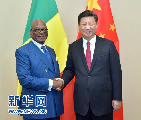 12月3日，國家主席習(xí)近平在約翰內(nèi)斯堡會見馬里總統(tǒng)凱塔。新華社記者 李濤 攝 