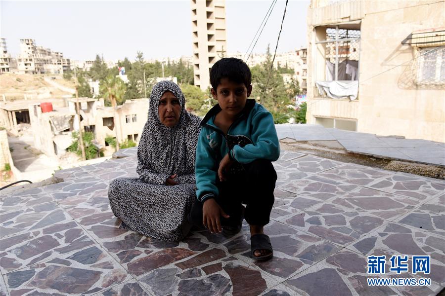 （國際&middot;圖文互動）（9）上學夢何處安放&mdash;&mdash;敘利亞女孩阿明娜的危樓生活