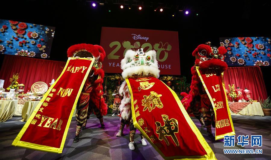 （國際&middot;圖文互動）（2）通訊：美國迪士尼加州冒險樂園紅紅火火迎鼠年