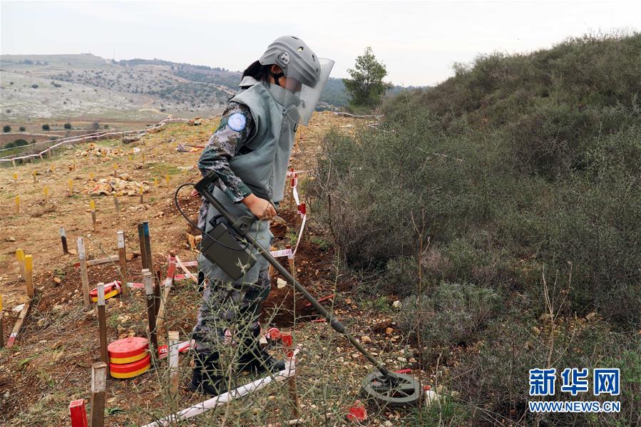 （國際&middot;圖文互動）（2）通訊：&ldquo;中國軍人掃雷一如既往專業和敬業！&rdquo;&mdash;&mdash;記中國赴黎維和部隊完成&ldquo;藍線&rdquo;3個雷場清排任務