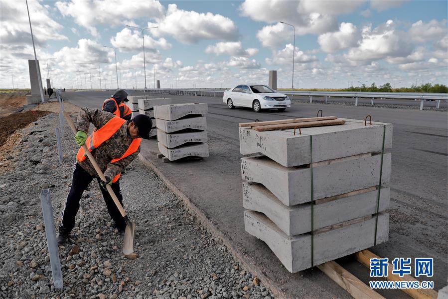 （新華全媒頭條&middot;圖文互動）（5）寰球抗疫晝夜間