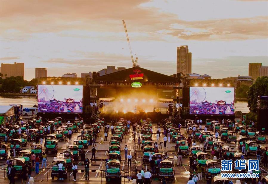 （國際&middot;圖文互動）（3）疫情新常態下的新嘗試&mdash;&mdash;泰國舉辦&ldquo;嘟嘟車&rdquo;音樂會