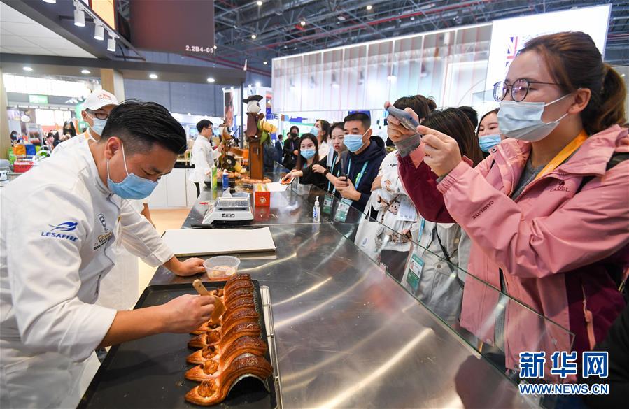 （第三屆進博會&middot;圖文互動）（7）全球&ldquo;寶藏級&rdquo;美食薈萃&mdash;&mdash;進博會食品及農產品館遍藏世間珍饈