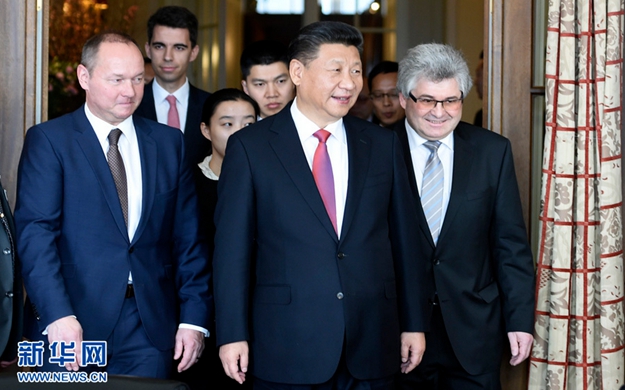 習近平會見瑞士聯邦國民院議長和聯邦院議長