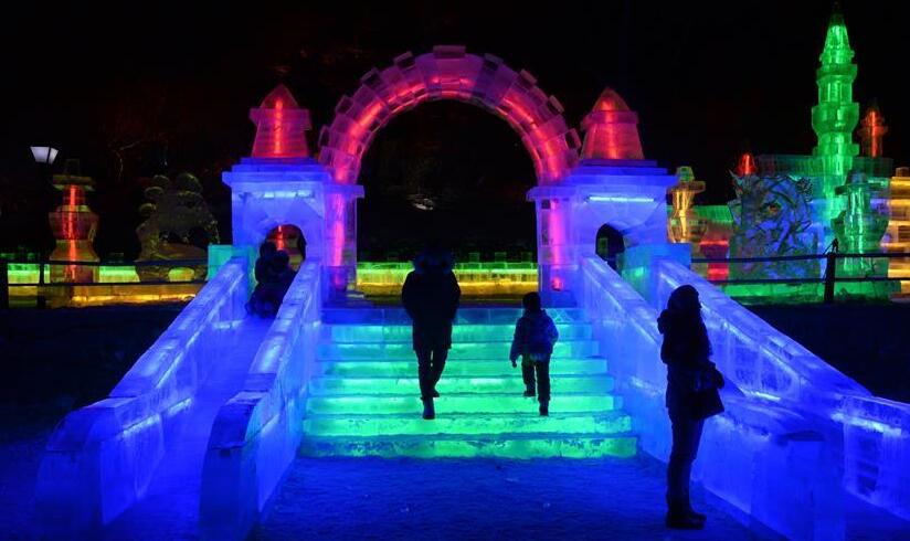 &ldquo;炫彩&rdquo;冰雪節