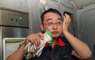 高溫下的機車&ldquo;診療師&rdquo;