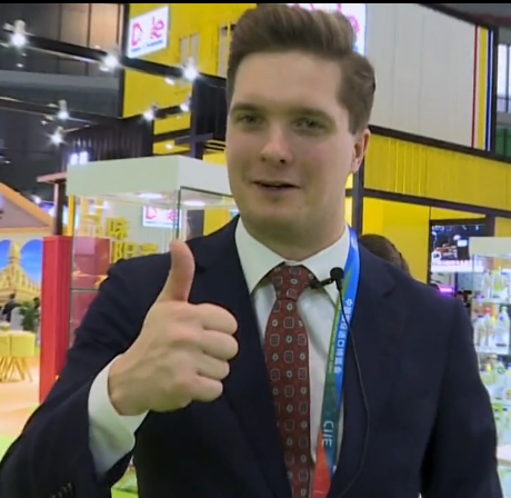 看快閃《不遠萬里來看&ldquo;你&rdquo;》，聽老外點贊進博會